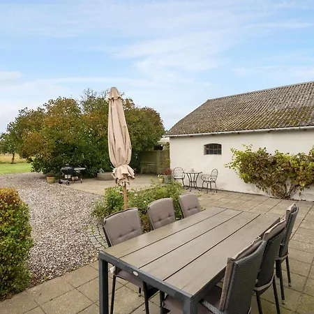 2 Bedroom Gorgeous In *