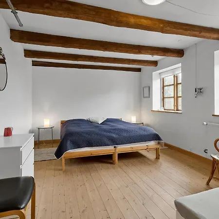 2 Bedroom Gorgeous In דירה