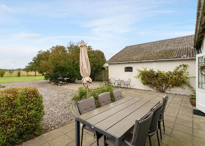 2 Bedroom Gorgeous In *