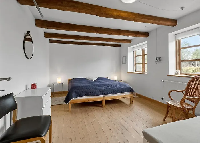 2 Bedroom Gorgeous In Apartment