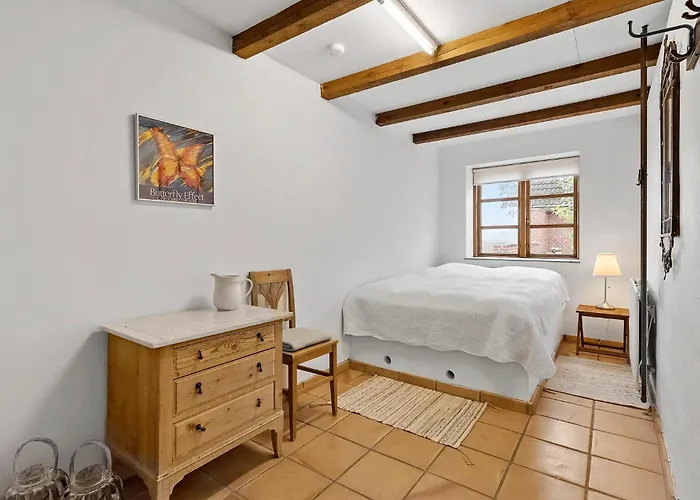 2 Bedroom Gorgeous In Apartment